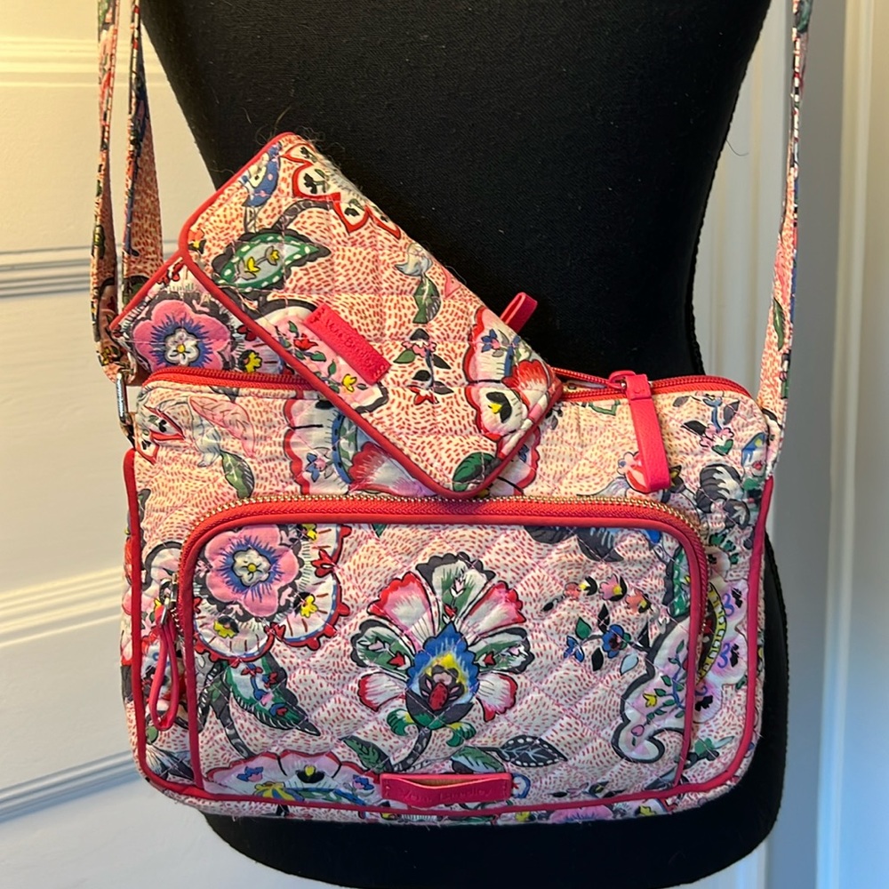 VERA BRADLEY CROSSBODY HIPSTER AND WALLET